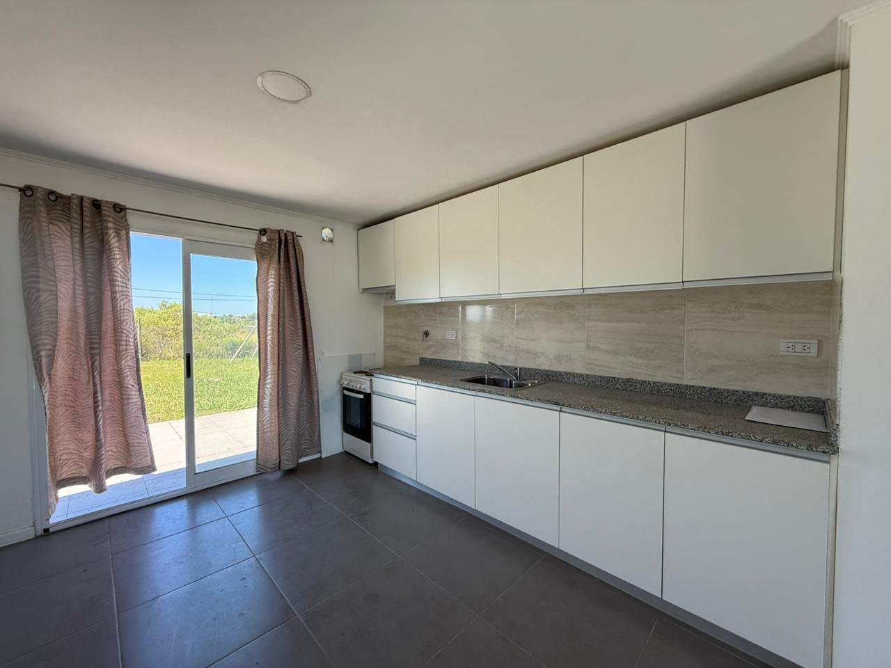 ebbb71b9-a16b-4e88-9ef7-74ab6c4bc934